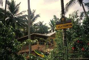 Hotel Casa Robinson Entrance